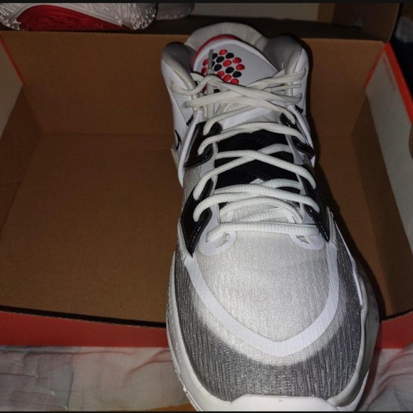 Kyrie Infinity - Picture 6 of 6